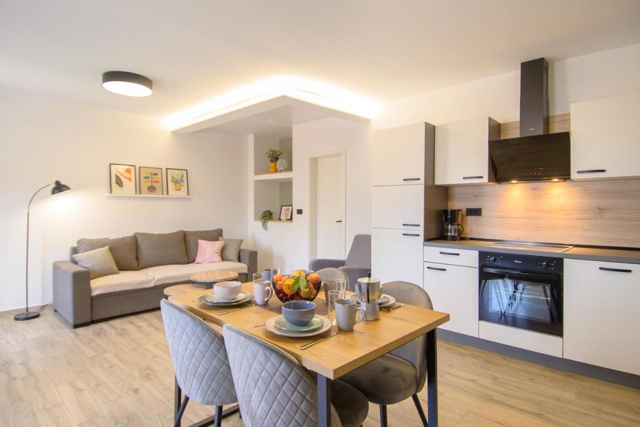 Apartments & Rooms Darrer Πόρετς Εξωτερικό φωτογραφία